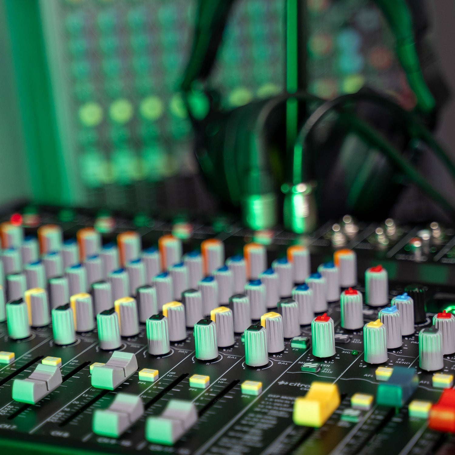 Citronic Professional Audio Mixer with DSP Effects & USB/BT Playback | 170.940UK Audio Mixer Citronic