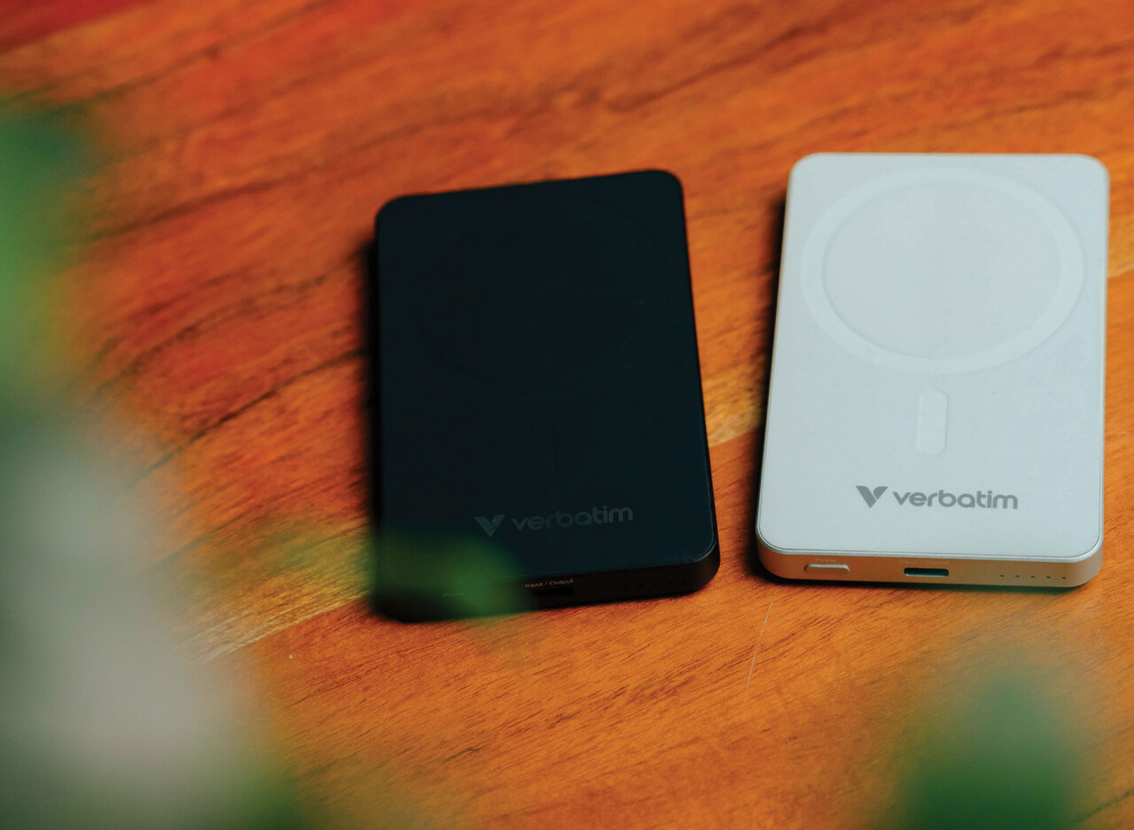 Verbatim Charge 'n' Go Essentials Magnetic Wireless Power Bank 5000 mAh - Black | 32225 Power & Charging Verbatim