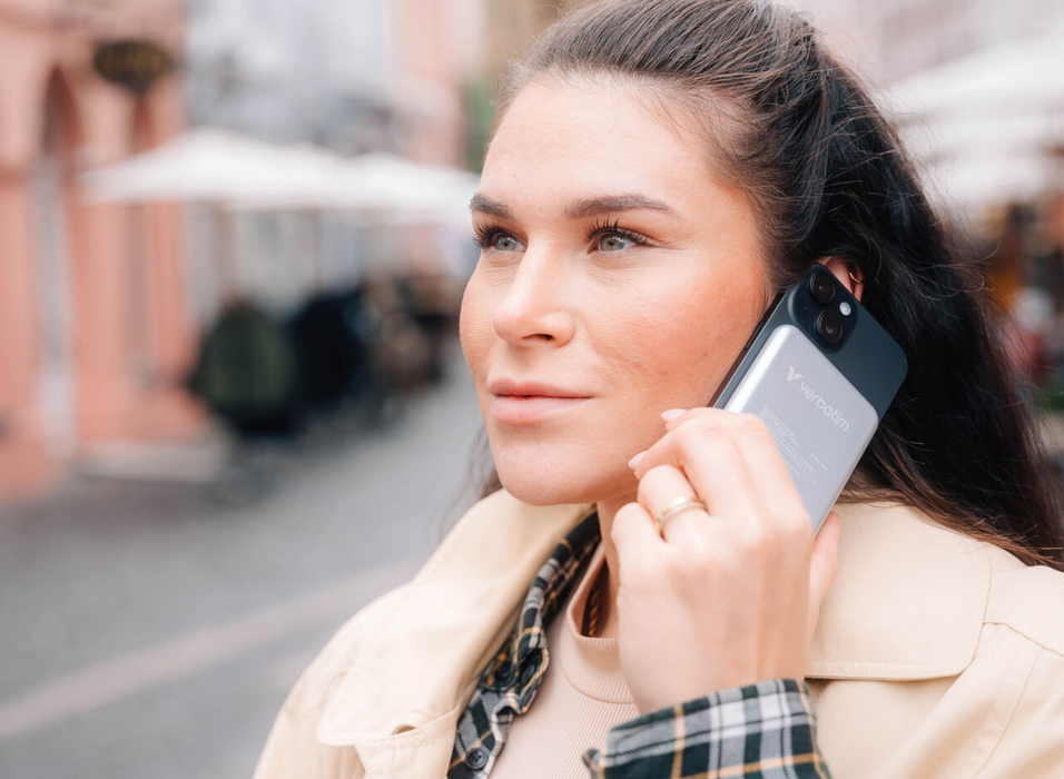 Verbatim Charge 'n' Go Magnetic Wireless Power Bank 5000 mAh - Blue | 32242