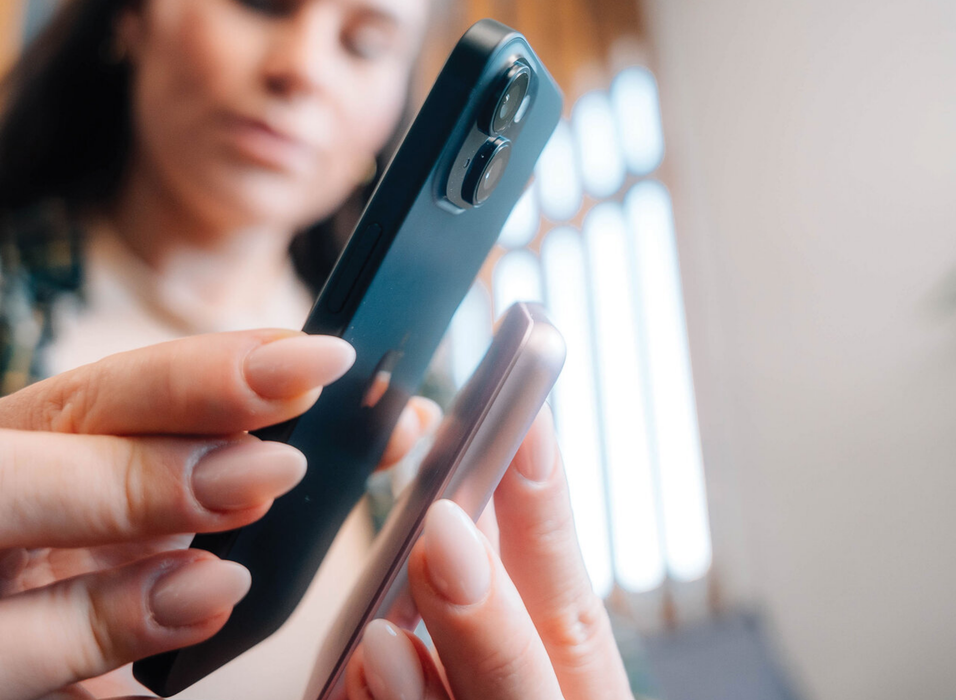 Verbatim Charge 'n' Go Magnetic Wireless Power Bank 5000 mAh - Pink | 32243