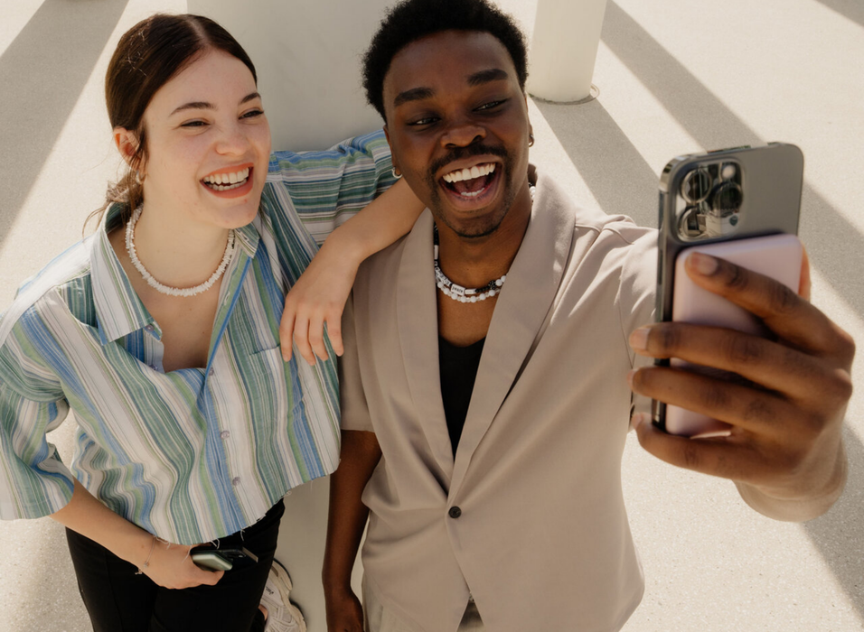 Verbatim Charge 'n' Go Magnetic Wireless Power Bank 5000 mAh - Pink | 32243