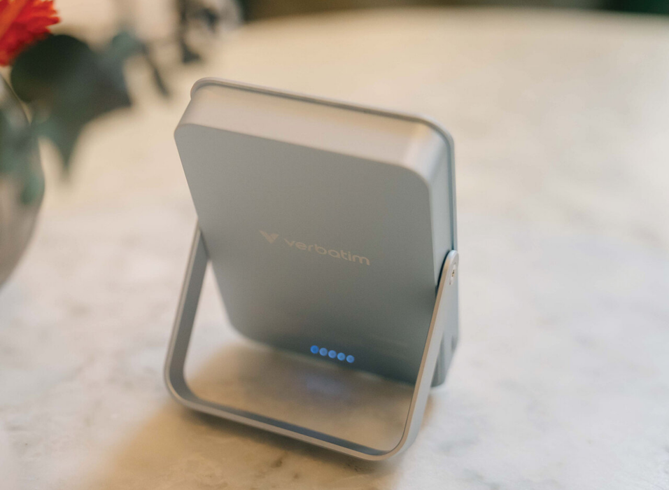 Verbatim Charge 'n' Go Magnetic Wireless Charging Power Bank Glass with Stand 10000 mAh – Blue | 32266