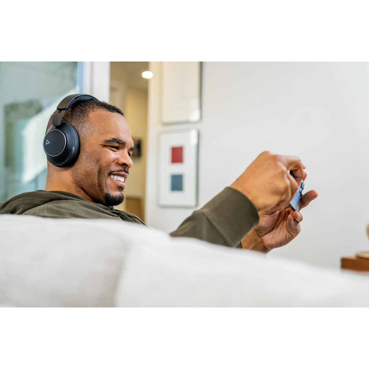 Poly Voyager Surround 80 UC Wireless Over-the-ear Stereo Headset Black | 8G7U0AA Headset Poly
