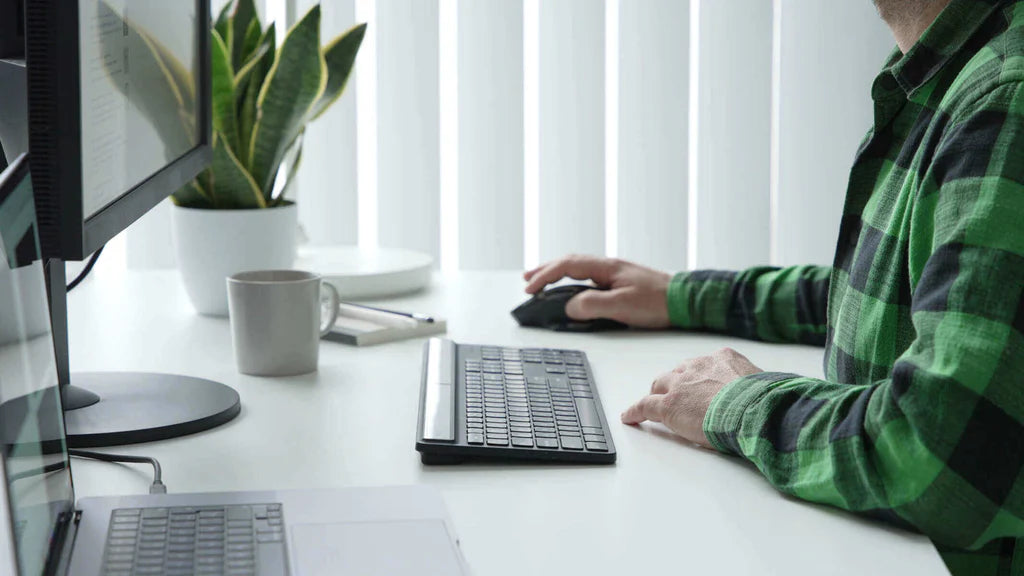 Targus Sustainable Energy Harvesting EcoSmart™ Keyboard (Nordic) | AKB868NO Keyboard & Mouse Targus