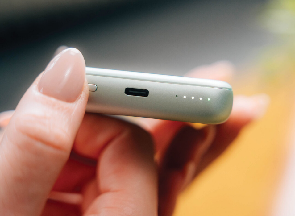 Verbatim Charge 'n' Go Magnetic Wireless Power Bank 10000 mAh - Green | 32246