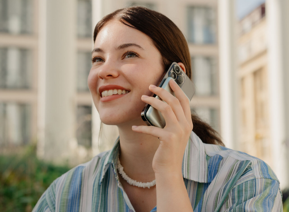 Verbatim Charge 'n' Go Magnetic Wireless Power Bank 5000 mAh - Green | 32241