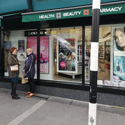 Moove SMBS43HD8 – 43" Hanging Double-Sided Digital Window Display High Brightness Digital Signage ScreenMoove