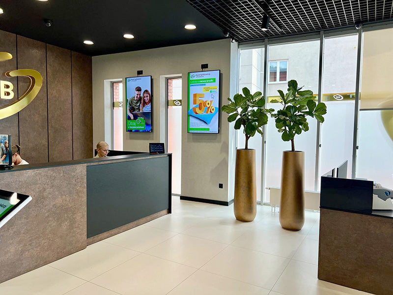 Moove SMB43D – 43" High Vibrance Android Advertising Display | 700 cd/m² Brightness High Brightness Digital Signage ScreenMoove
