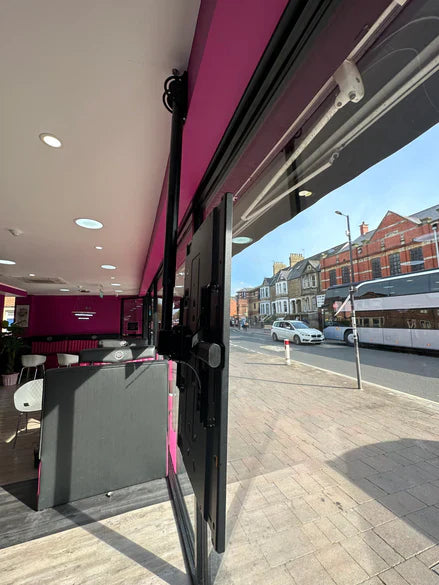 Moove 75 Inch High Brightness Digital Signage Display 700 cd/m² Android 14 - 4K Ultra HD Commercial Monitor