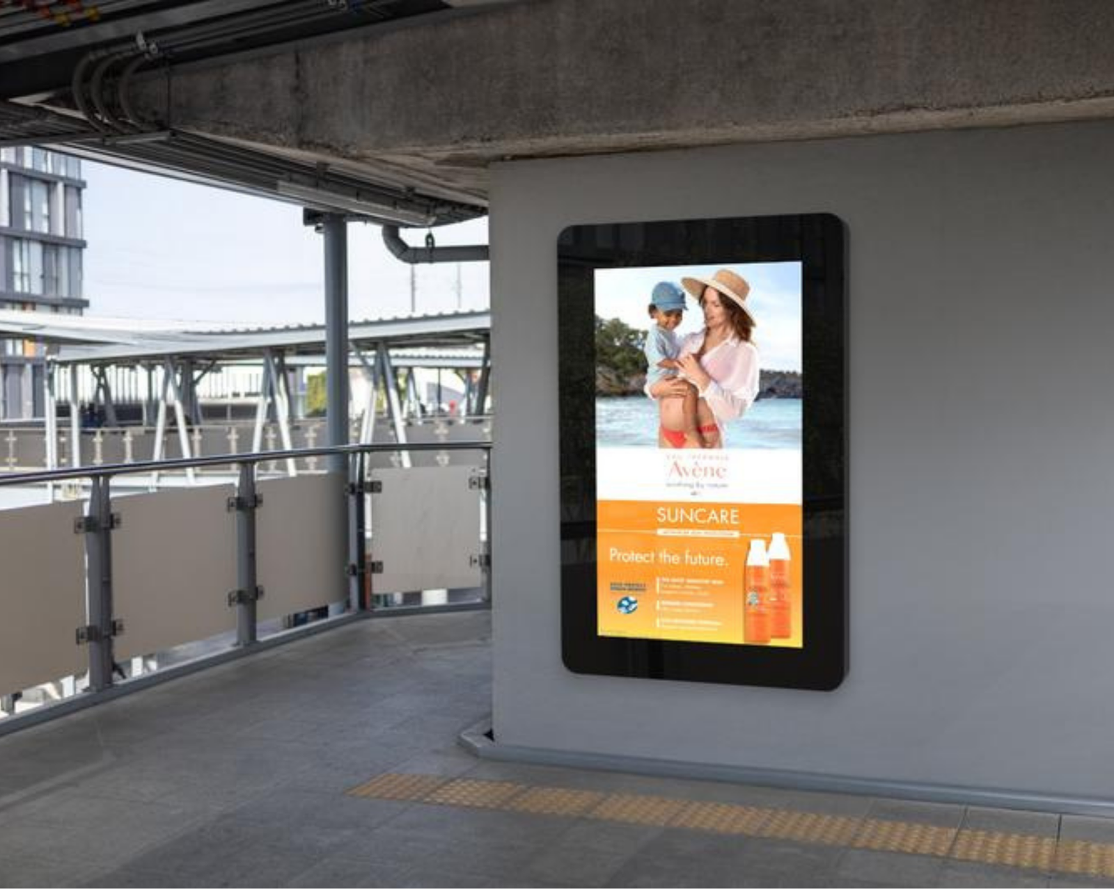 Moove 55" 4K Ultra HD Ultra High Brightness Outdoor Advertising Displays High Brightness Digital Signage ScreenMoove