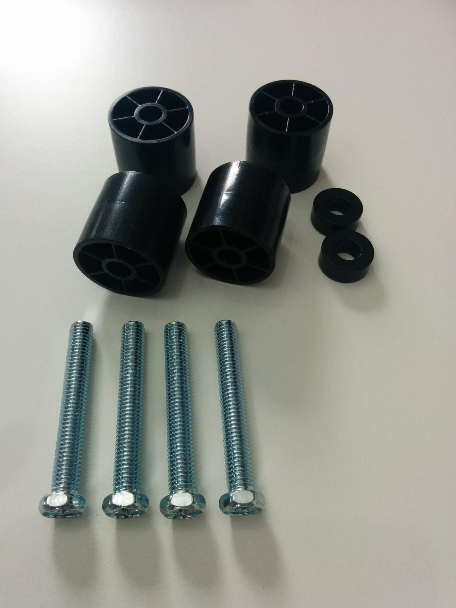 Multibrackets M Arc/Curved Spacer Kit for Samsung Curved Displays | 7350073731398