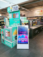 Moove SMB43HD8-CW – 43" White Outdoor Digital Battery A-Board | 700 cd/m² Freestanding Digital Signage Display ScreenMoove