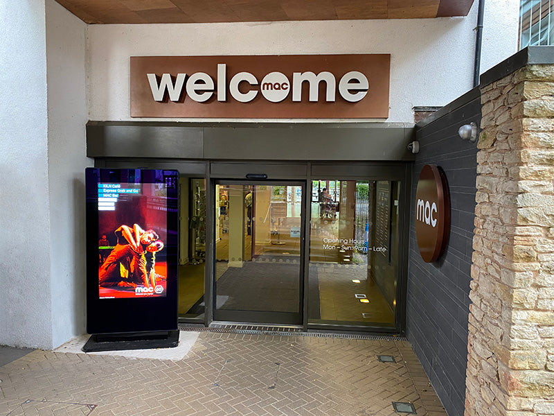 Moove OT65F-T2 – 65" Freestanding PCAP Outdoor Touch Screen Poster Outdoor Digital Advertising Display ScreenMoove