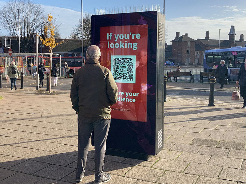 Moove OT65F-T2 – 65" Freestanding PCAP Outdoor Touch Screen Poster Outdoor Digital Advertising Display ScreenMoove