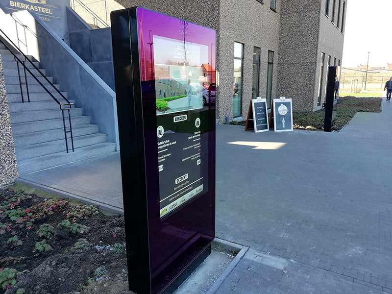 Moove OT65F-T2 – 65" Freestanding PCAP Outdoor Touch Screen Poster