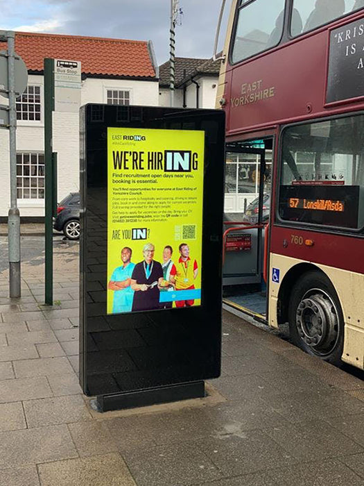 Moove OT65F-T2 – 65" Freestanding PCAP Outdoor Touch Screen Poster Outdoor Digital Advertising Display ScreenMoove