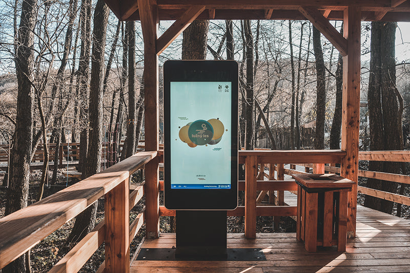 Moove 65" Wall-Mounted PCAP Outdoor Touch Screen