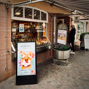 Moove 43" Outdoor Digital Android Battery A-Boards – 700CD/M² Freestanding Digital Signage Display ScreenMoove