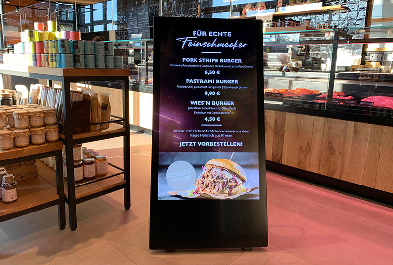 Moove 43" Outdoor Digital Android Battery A-Boards – 700CD/M² Freestanding Digital Signage Display ScreenMoove