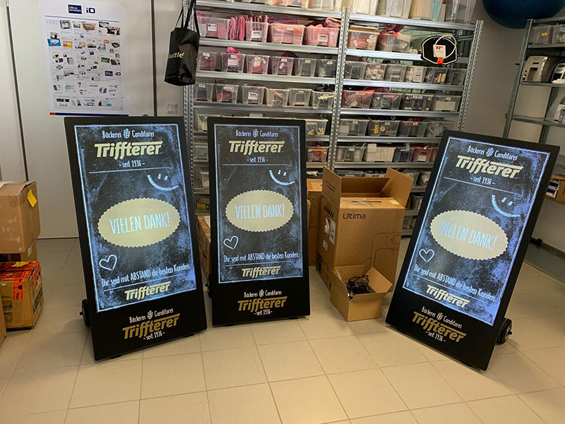 Moove 43" Outdoor Digital Android Battery A-Boards – 700CD/M² Outdoor Digital Android Battery ScreenMoove