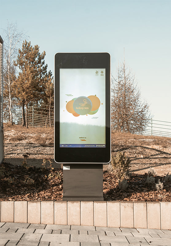 Moove SMB43E-T2 – 43" Wall-Mounted PCAP Outdoor Touch Screen Touchscreen Monitor ScreenMoove
