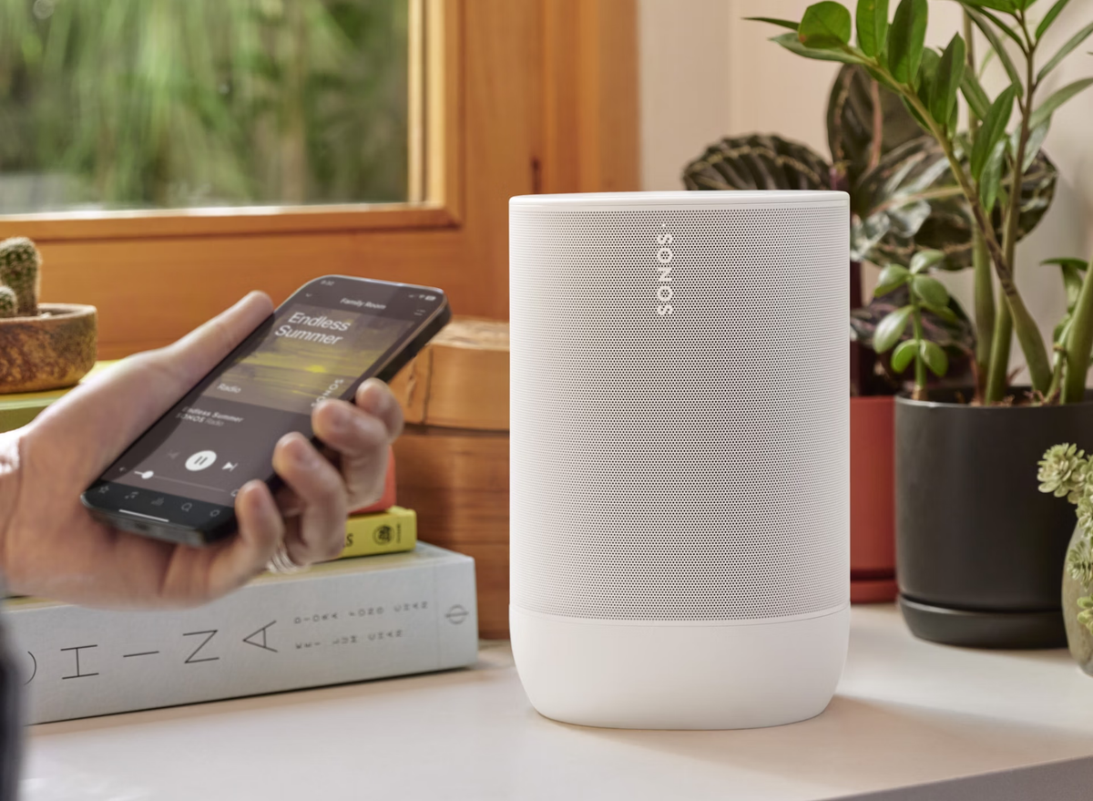 Sonos Move 2 Portable Bluetooth Speaker – 24-Hour Battery, IP56 Weatherproof & WiFi 6 | MOVE2UK1 Loudspeakers Sonos