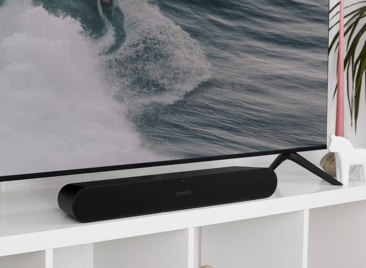 Sonos Ray Compact Soundbar – Dolby Digital, WiFi, AirPlay 2 & Optical Audio | RAYG1UK1BLK Soundbar Sonos
