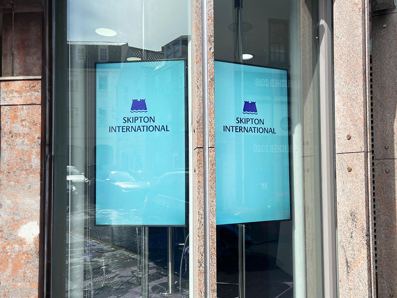 Moove SMB75HD8-B2 – 75" Ultra High Brightness 3500 cd/m² Digital Window Display
