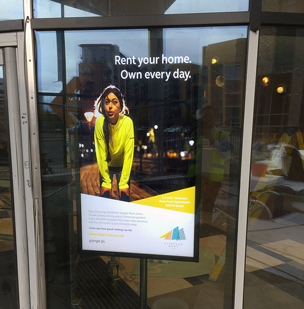 Moove SMB75HD8-B2 – 75" Ultra High Brightness 3500 cd/m² Digital Window Display High Brightness Digital Signage ScreenMoove