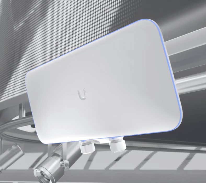 Ubiquiti UniFi BaseStation XG Outdoor Tri-Band 5GHz 15dBi WiFi 5 Access Point | UWB-XG