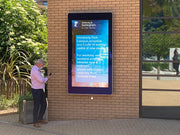 Moove SMB32E – 32" Wall-Mounted Outdoor Digital Advertising Display