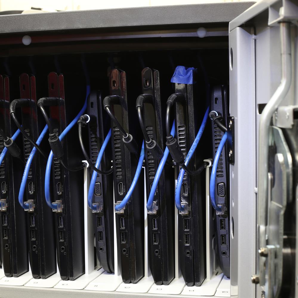 Ergotron Zip40 Charging and Management Cart, UK for Laptops | DM40-2008-3 AV Cabinet Ergotron