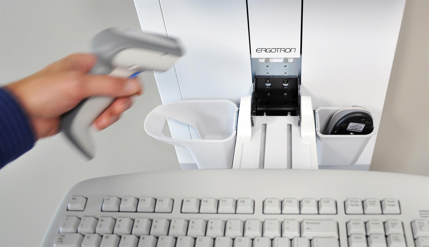 Ergotron StyleView® Vertical Lift Patient Room White | 60-609-216 Wall Mount Bracket Ergotron