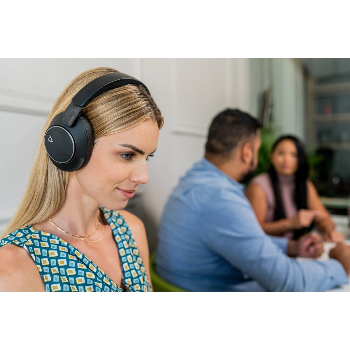 Poly Voyager Surround 80 UC Wireless Over-the-ear Stereo Headset Black | 8G7U0AA Headset Poly