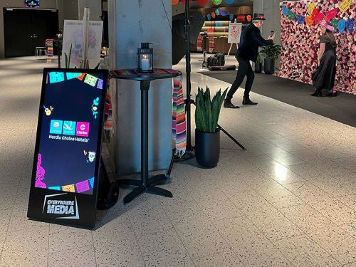 43" Portable Outdoor Digital Android Battery A-Boards