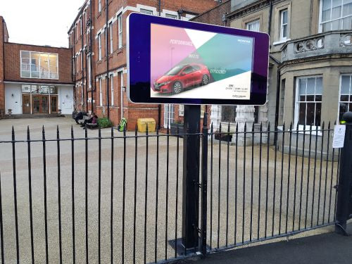Moove 32" Outdoor Wall-Mounted Digital Signage High Brightness Digital Signage ScreenMoove