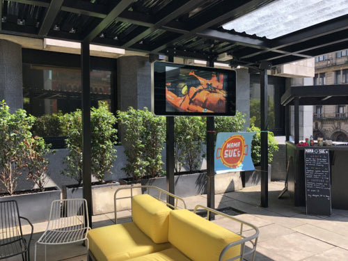 Moove 65" Outdoor PCAP Wall-Mounted Touch Screen Displays Outdoor Digital Signage ScreenMoove