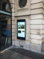 Moove 65" Outdoor PCAP Wall-Mounted Touch Screen Displays Outdoor Digital Signage ScreenMoove