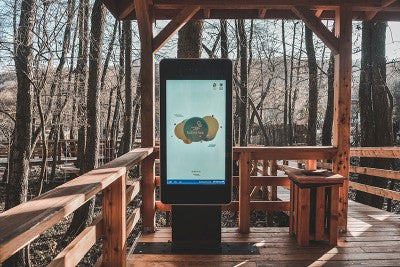 Moove 32" Outdoor Wall-Mounted Digital Signage High Brightness Digital Signage ScreenMoove
