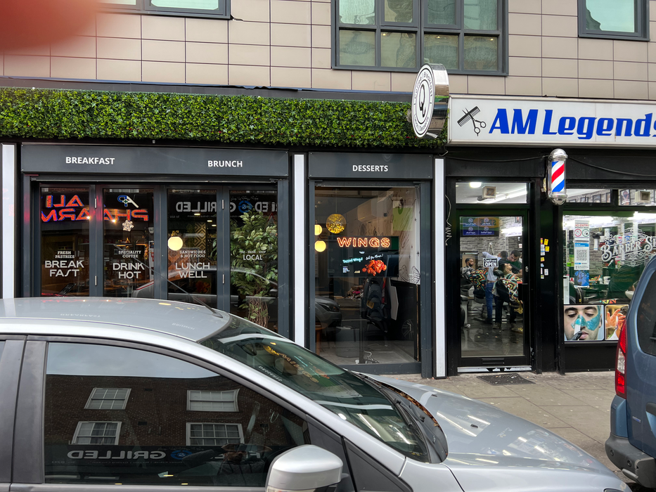 32" to 65" Digital Window Display Screens High Brightness Digital Signage ScreenMoove